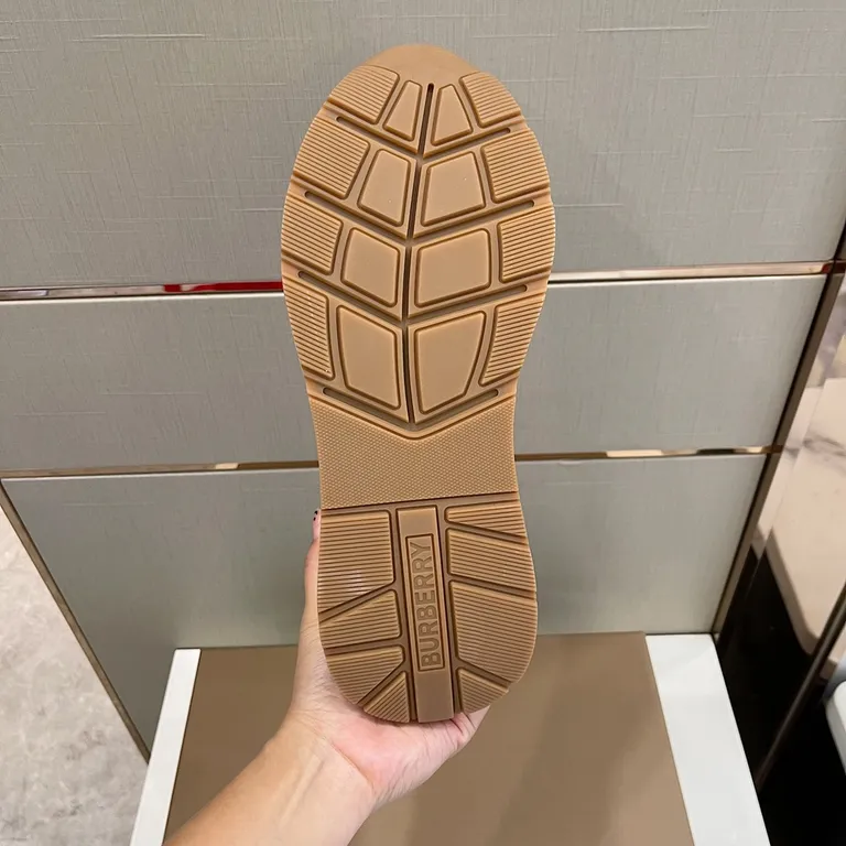 Burberry Shoe 